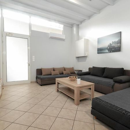 Spacious Apartment-600M From The Subway Афины Экстерьер фото
