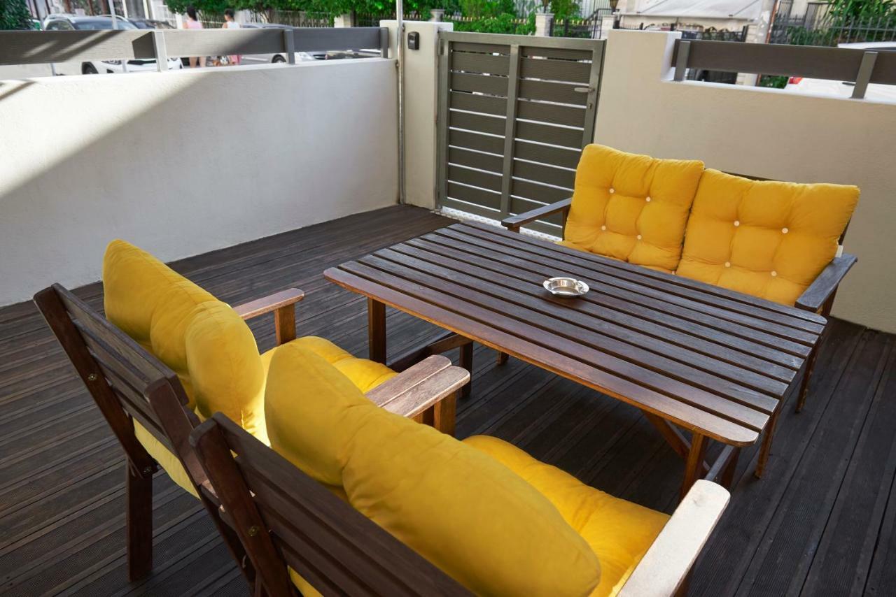 Spacious Apartment-600M From The Subway Афины Экстерьер фото