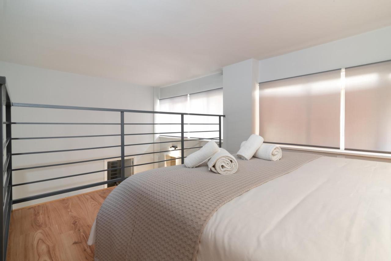 Spacious Apartment-600M From The Subway Афины Экстерьер фото