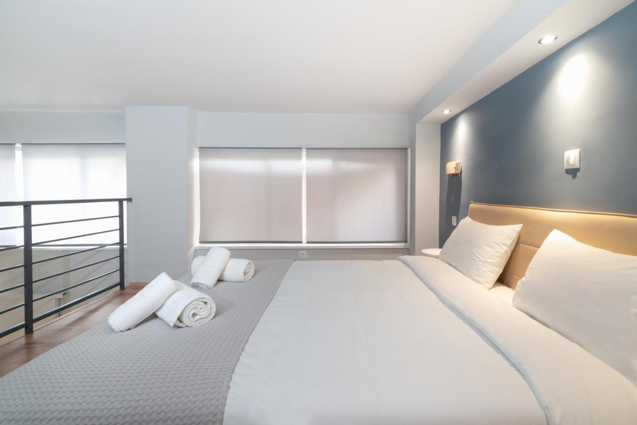 Spacious Apartment-600M From The Subway Афины Экстерьер фото
