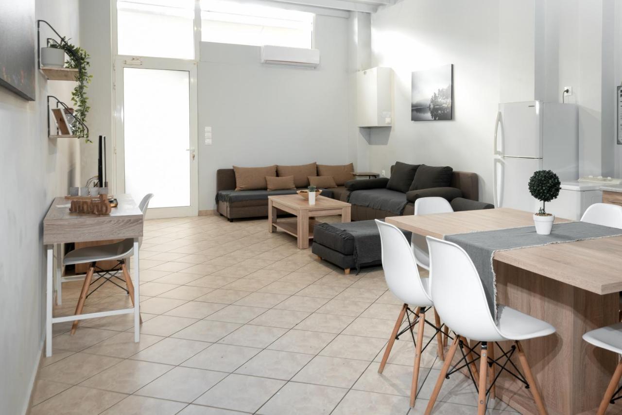 Spacious Apartment-600M From The Subway Афины Экстерьер фото