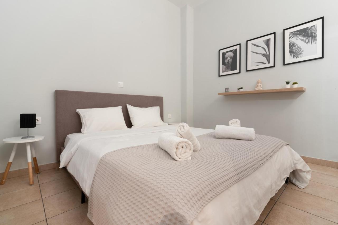 Spacious Apartment-600M From The Subway Афины Экстерьер фото